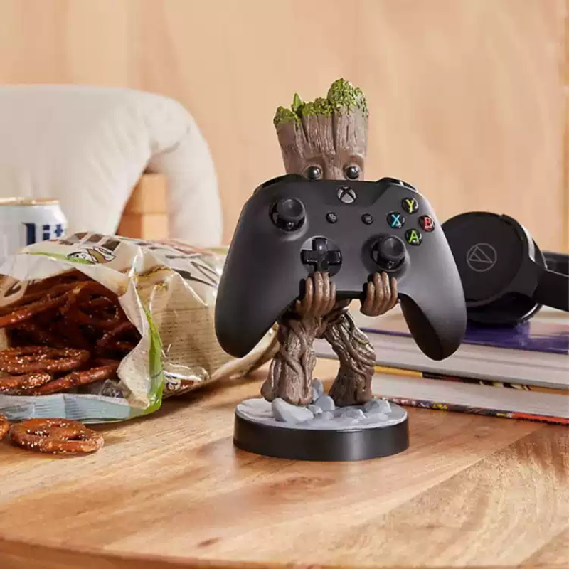 Creative Anime Figure as a Versatile Game Controller Stand for PS5, Switch, and Other Consoles - i-Station Mobile Phone & Electronic Device Repair and Accessories