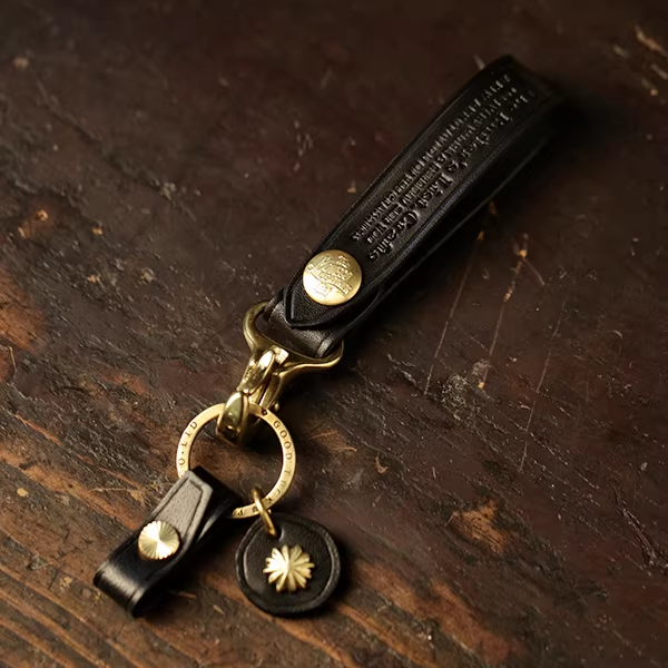 Load image into Gallery viewer, Vintage Brass Leather Car Keychain – Retro Solid Brass Key Ring for Everyday Carry
