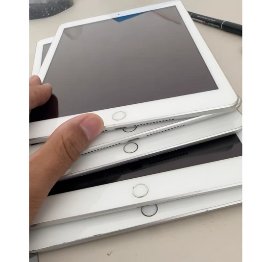 [Pre-owned] Apple iPad 7th  32G Unlocked Good Condition