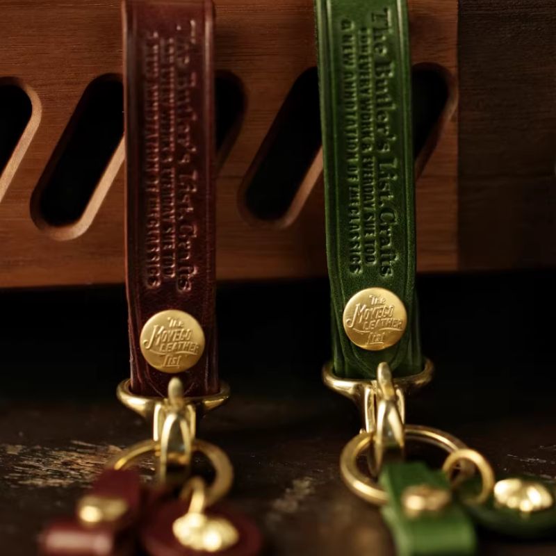 Load image into Gallery viewer, Vintage Brass Leather Car Keychain – Retro Solid Brass Key Ring for Everyday Carry
