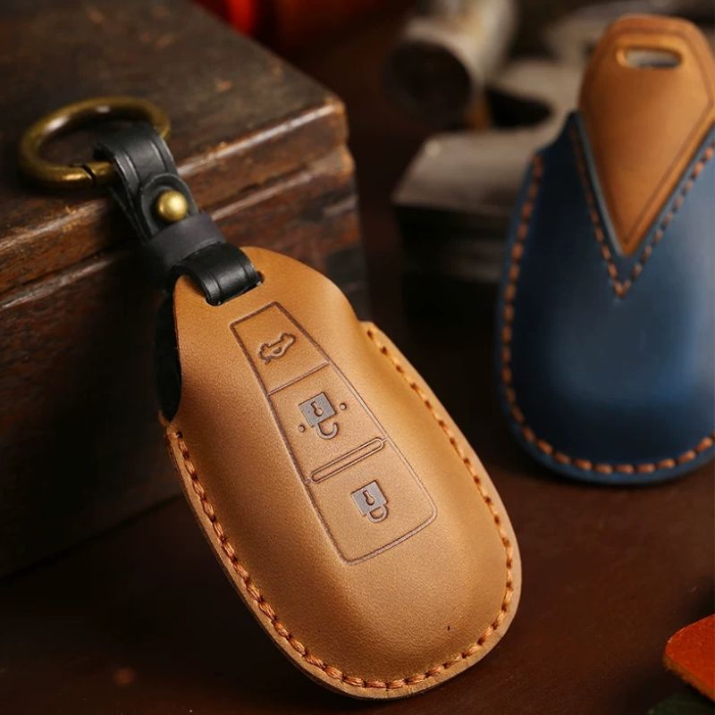 Load image into Gallery viewer, Suzuki Handcrafted Genuine Leather Car Key Fob Case Cover For Vitara, SX4, S-Cross, Ciaz, Baleno

