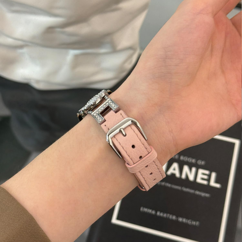 Load image into Gallery viewer, Apple Watch Series 1/2/3/4/5/6/SE/7/8/9/10/Ultra - Fashion Four-leaf Clover Alligator Grain Leather Watch Band - i-Station Mobile Phone &amp; Electronic Device Repair and Accessories
