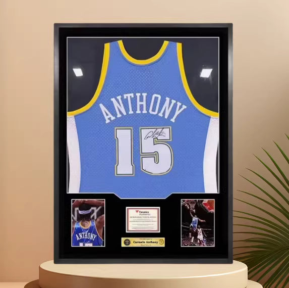 Load image into Gallery viewer, Carmelo Anthony New York Knicks Framed Jersey Display – Facsimile Signature Edition - i-Station Mobile Phone &amp; Electronic Device Repair and Accessories
