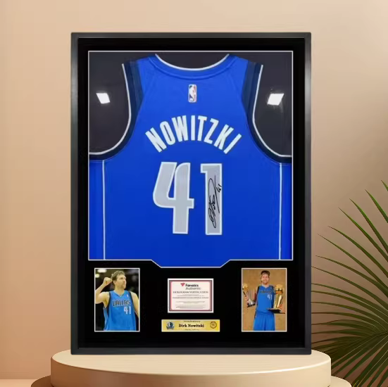 Load image into Gallery viewer, Dirk Nowitzki Dallas Mavericks Framed Jersey Display (60×80cm) – Facsimile Signature Edition - i-Station Mobile Phone &amp; Electronic Device Repair and Accessories
